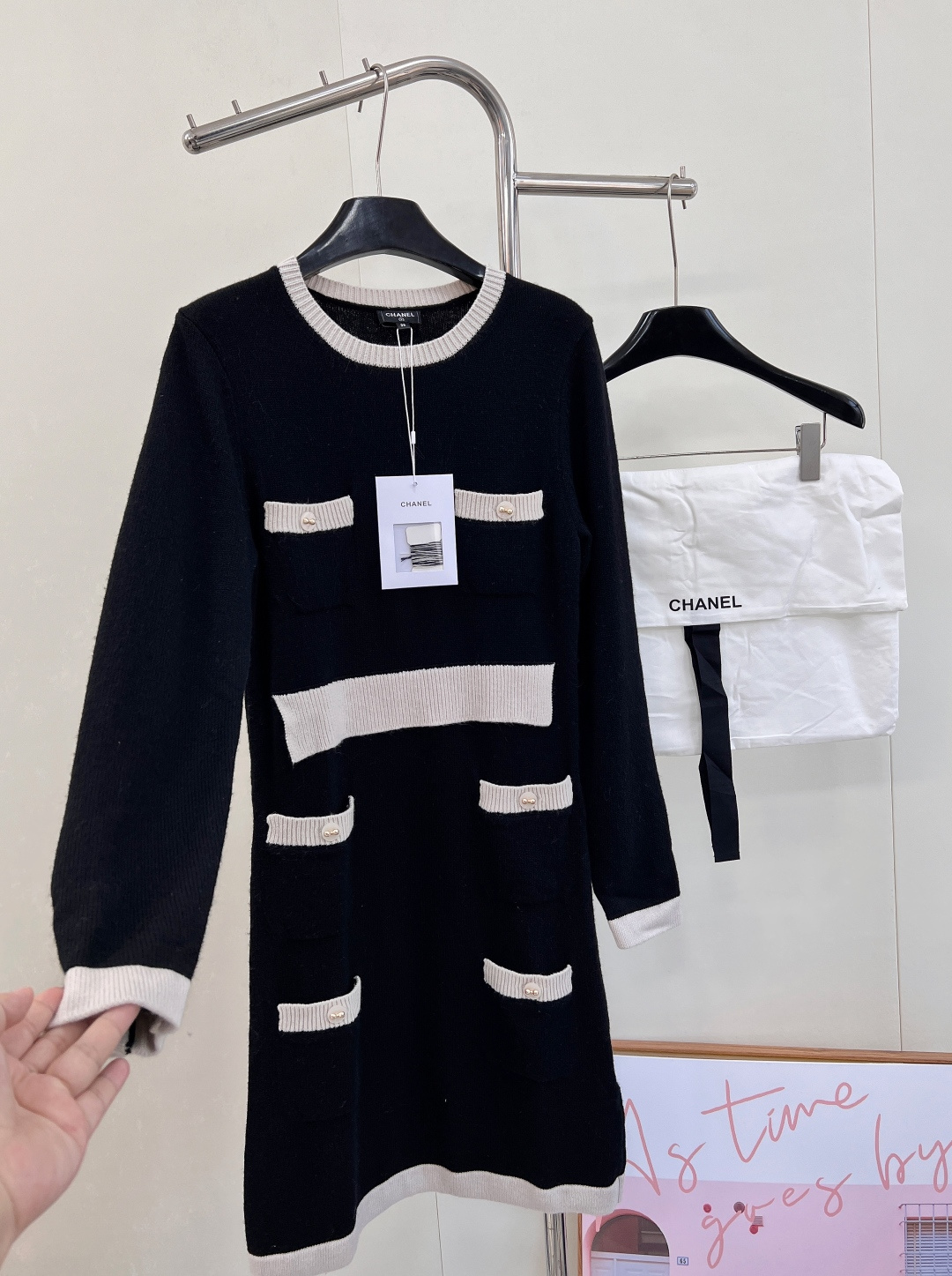 🆕Chanel2025新款撞色口袋针织连衣裙，定制YB羊绒纱线织造，质感光泽，柔软亲肤，圆领针织连衣裙版