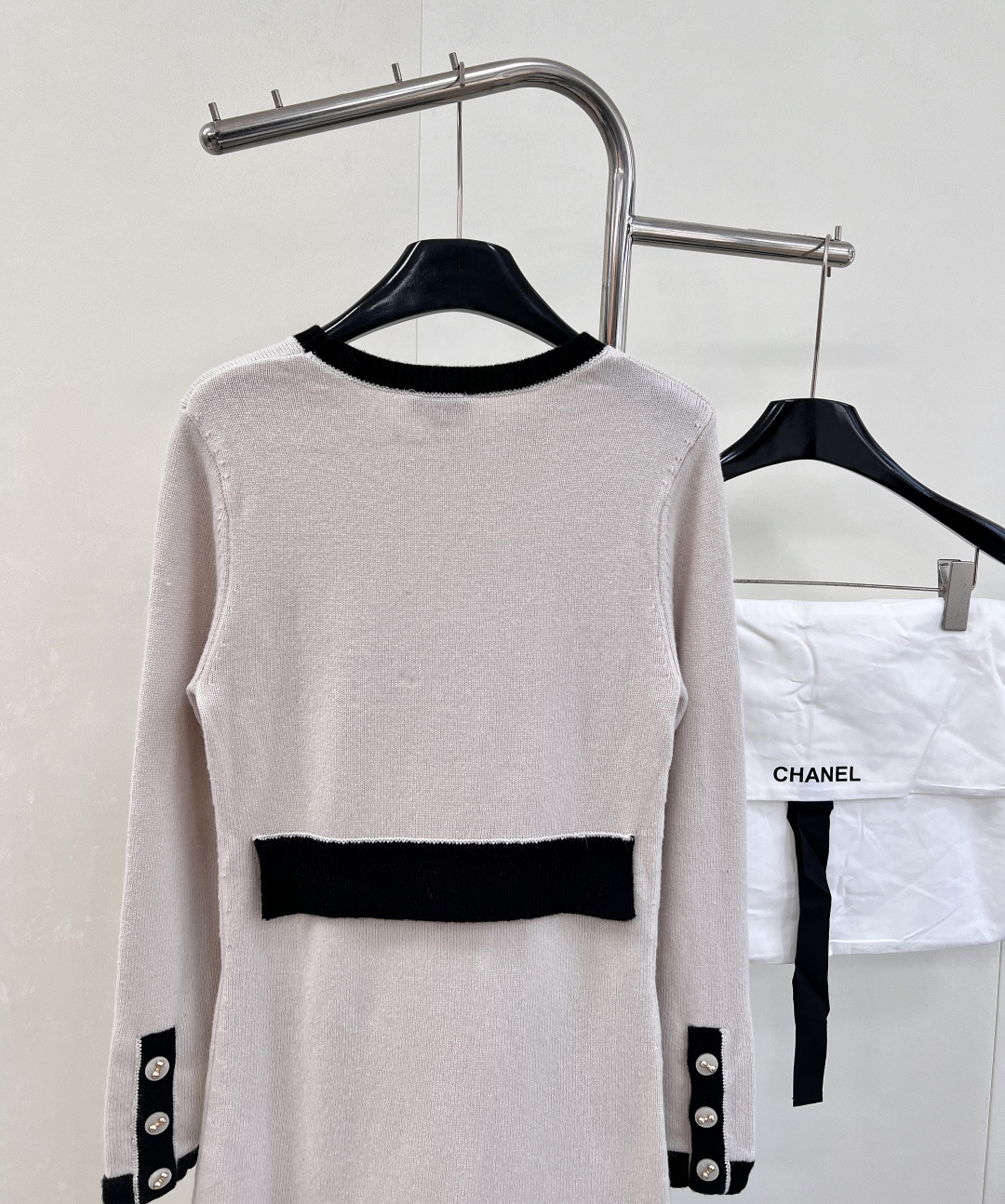 🆕Chanel2025新款撞色口袋针织连衣裙，定制YB羊绒纱线织造，质感光泽，柔软亲肤，圆领针织连衣裙版