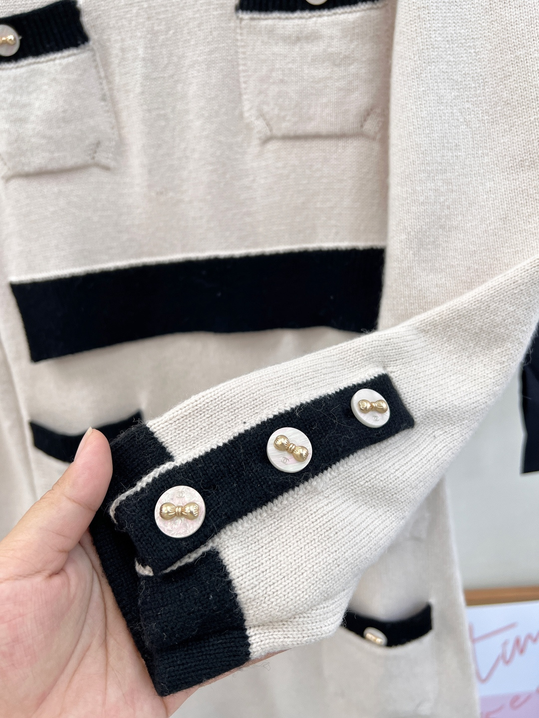 🆕Chanel2025新款撞色口袋针织连衣裙，定制YB羊绒纱线织造，质感光泽，柔软亲肤，圆领针织连衣裙版