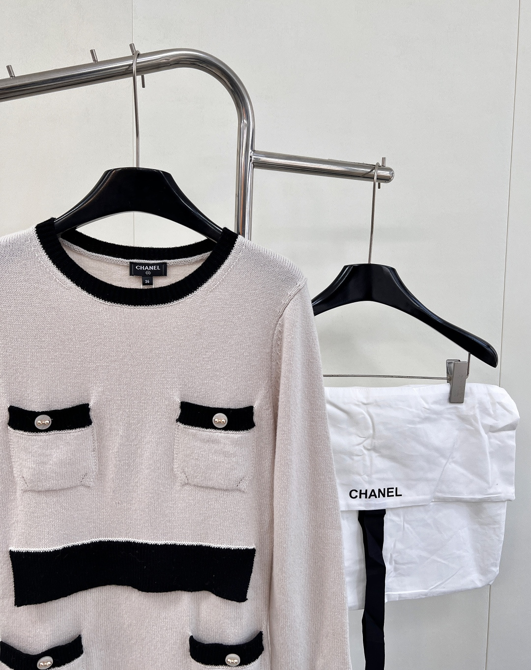 🆕Chanel2025新款撞色口袋针织连衣裙，定制YB羊绒纱线织造，质感光泽，柔软亲肤，圆领针织连衣裙版