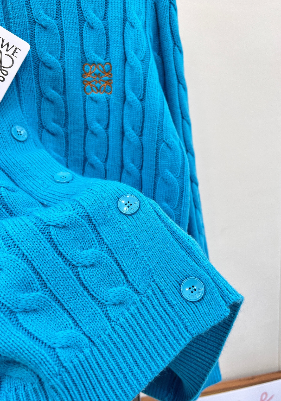 🆕Loewe25Fw早秋新款微标刺绣麻花纹针织开衫丨⚠独家yb开发！高版出品！经典麻花纹理在针织物上立体