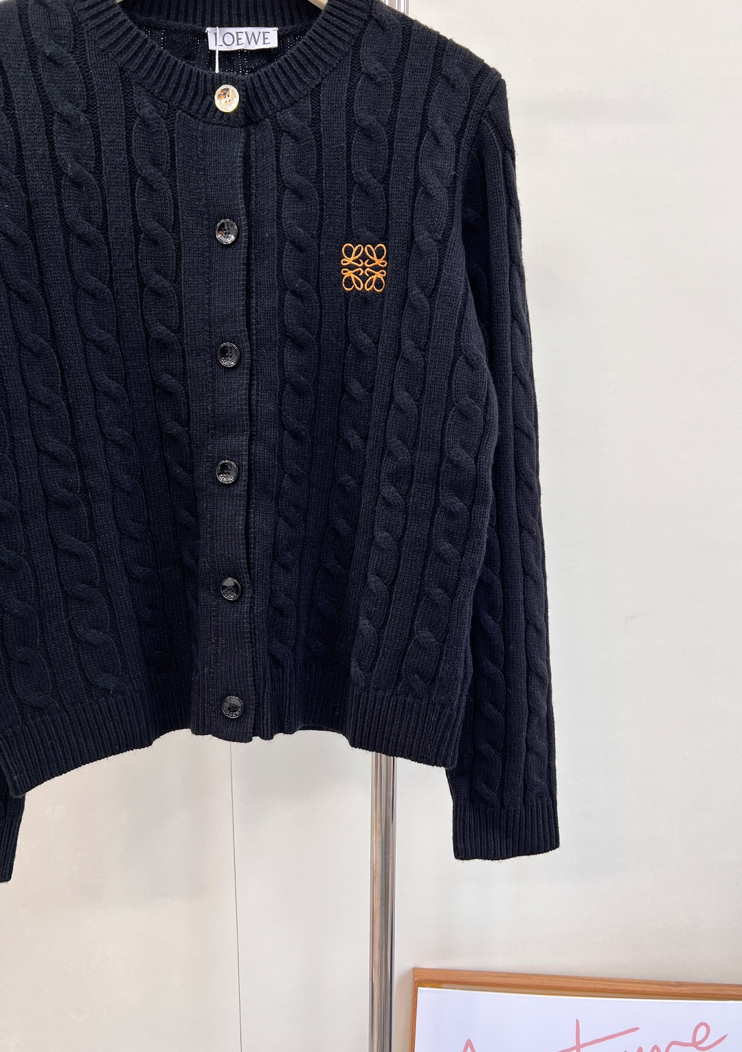 🆕Loewe25Fw早秋新款微标刺绣麻花纹针织开衫丨⚠独家yb开发！高版出品！经典麻花纹理在针织物上立体