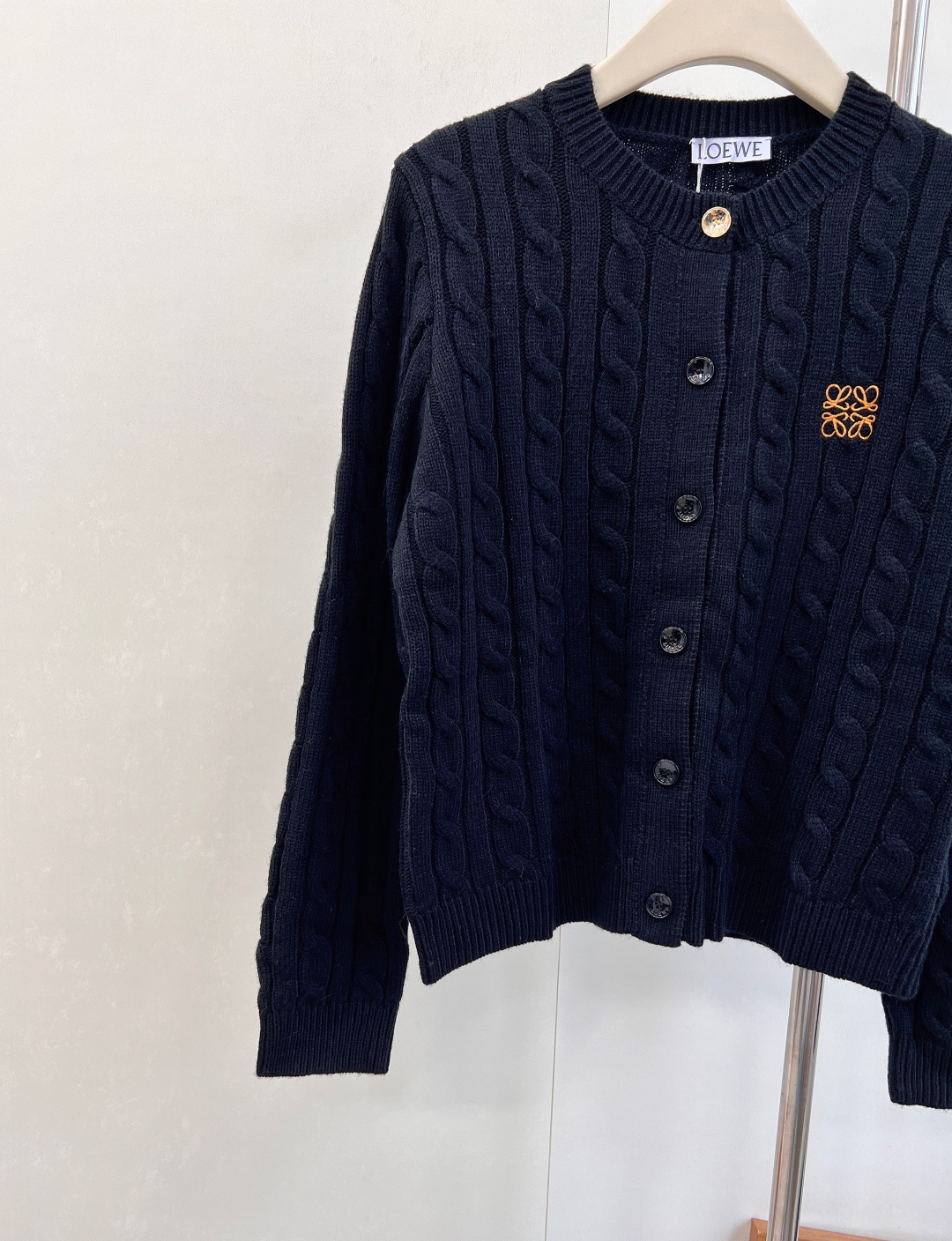🆕Loewe25Fw早秋新款微标刺绣麻花纹针织开衫丨⚠独家yb开发！高版出品！经典麻花纹理在针织物上立体