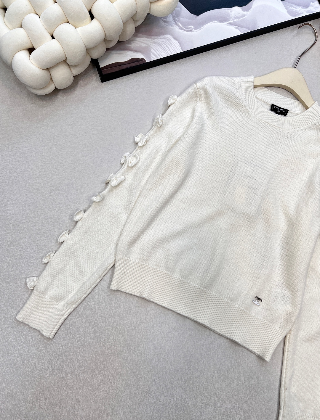 🆕Chanel2025新款袖子蝴蝶结针织上衣，定制YB羊绒纱线织造 质感光泽 柔软亲肤 长袖针织上衣版型