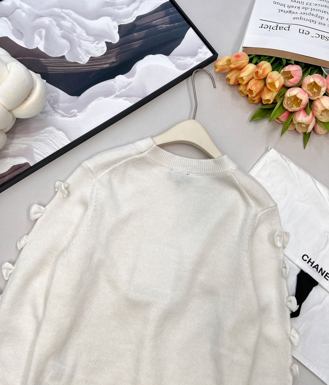 🆕Chanel2025新款袖子蝴蝶结针织上衣，定制YB羊绒纱线织造 质感光泽 柔软亲肤 长袖针织上衣版型