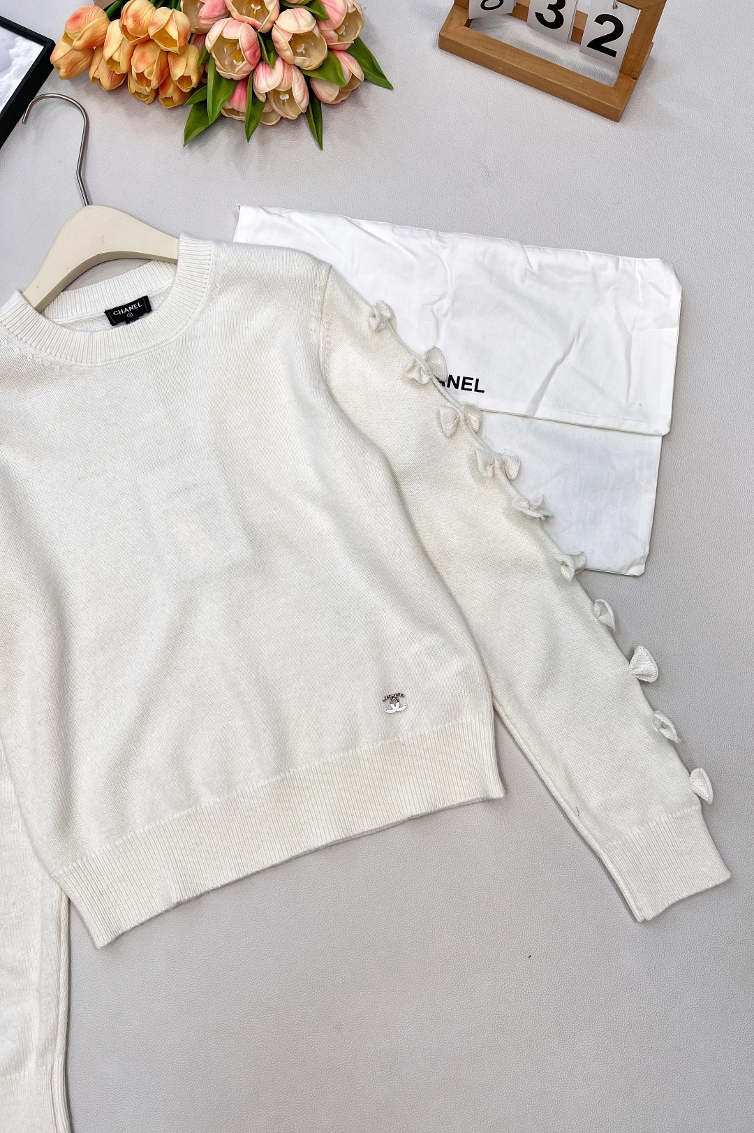 🆕Chanel2025新款袖子蝴蝶结针织上衣，定制YB羊绒纱线织造 质感光泽 柔软亲肤 长袖针织上衣版型