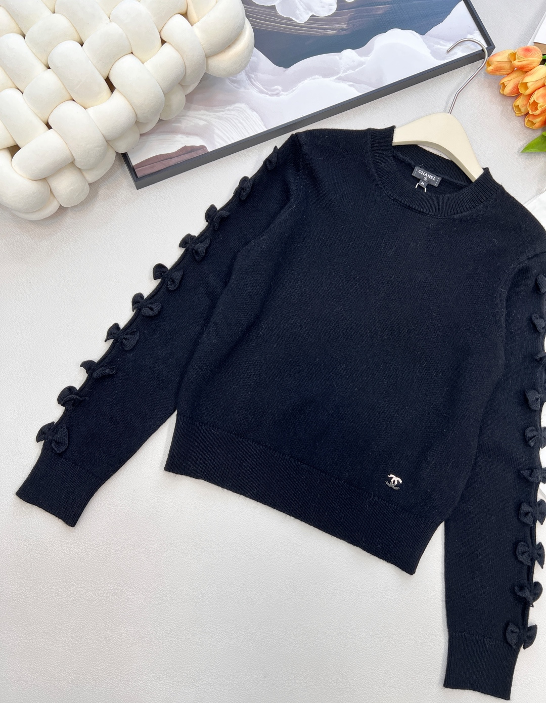 🆕Chanel2025新款袖子蝴蝶结针织上衣，定制YB羊绒纱线织造 质感光泽 柔软亲肤 长袖针织上衣版型