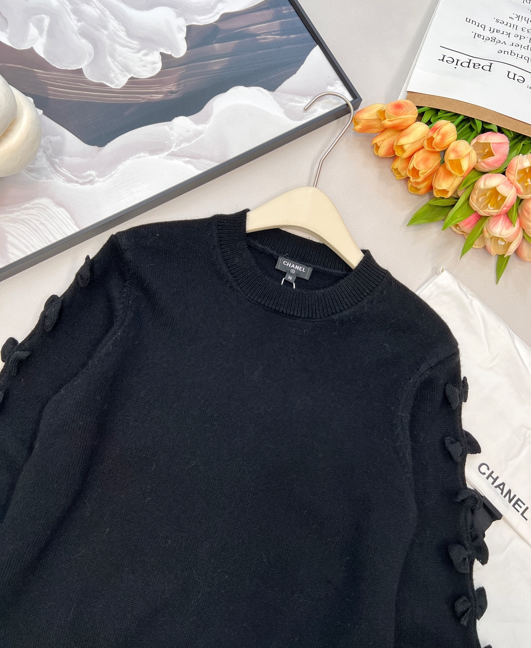 🆕Chanel2025新款袖子蝴蝶结针织上衣，定制YB羊绒纱线织造 质感光泽 柔软亲肤 长袖针织上衣版型