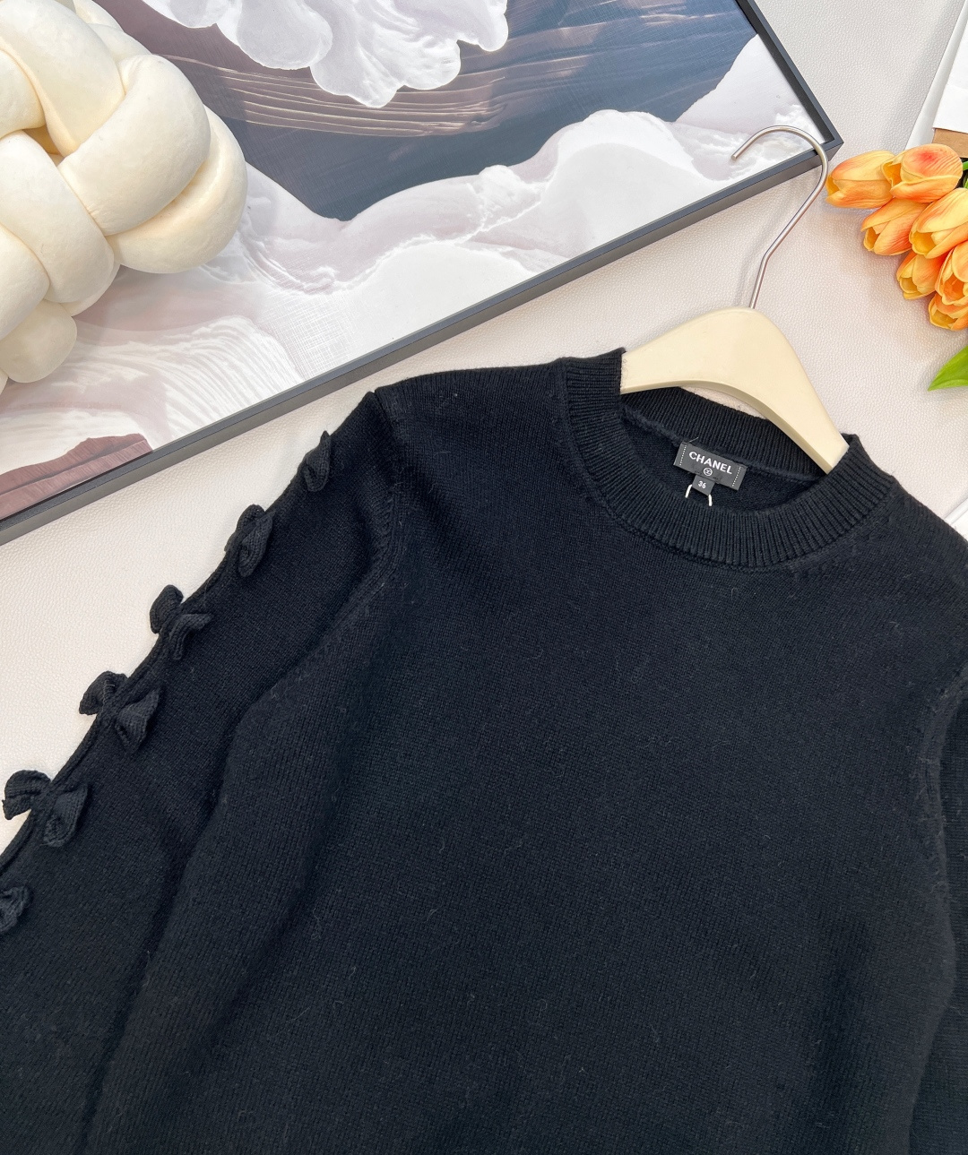 🆕Chanel2025新款袖子蝴蝶结针织上衣，定制YB羊绒纱线织造 质感光泽 柔软亲肤 长袖针织上衣版型