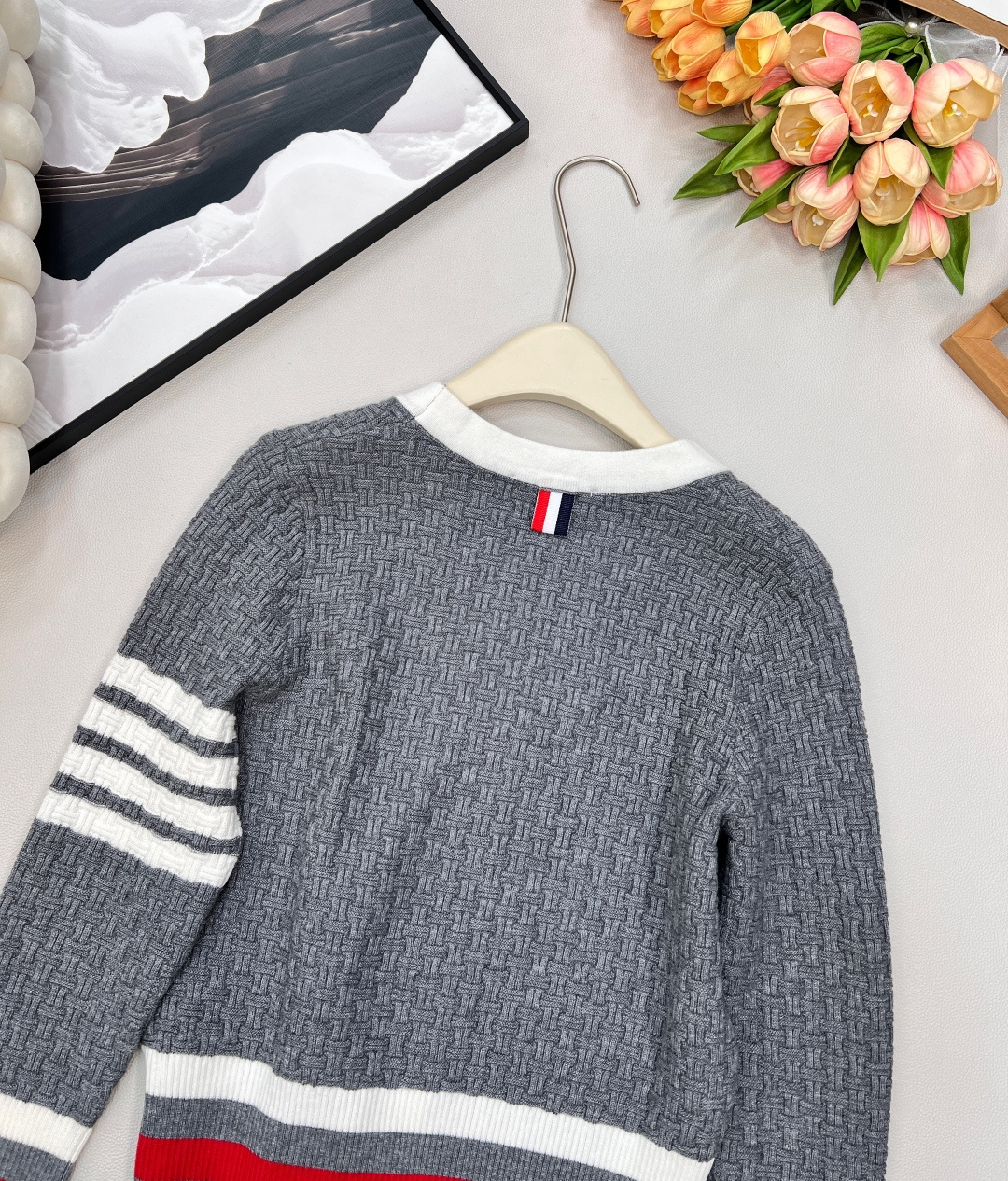 🆕Thom browne2025新款编织撞色针织开衫，定制YB羊毛纱线织造，质感光泽，柔软亲肤，常规V领