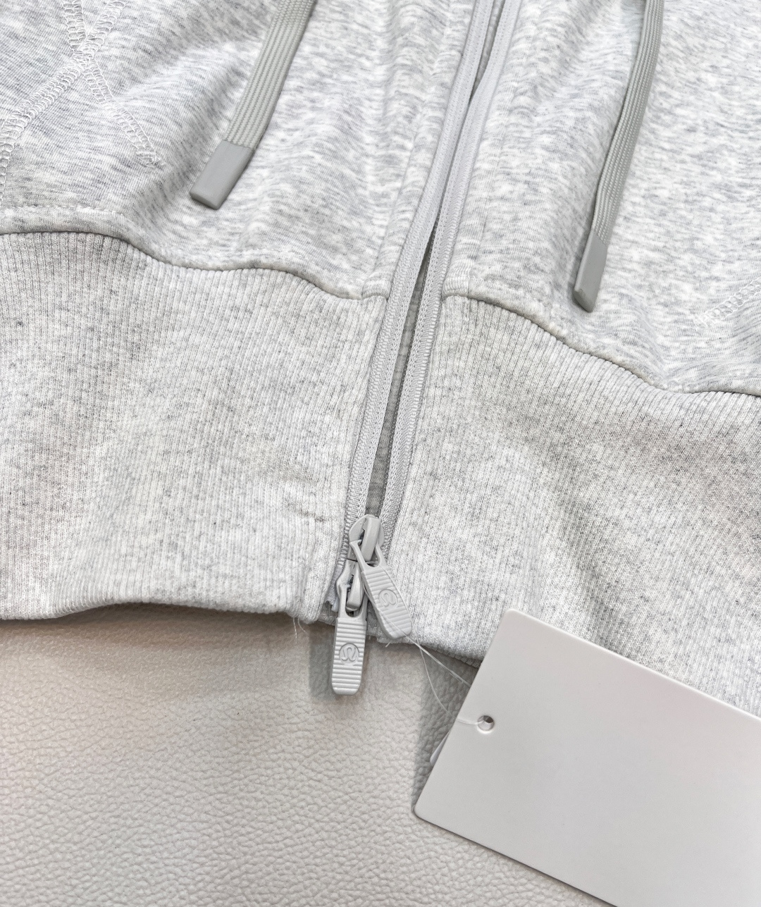 🆕 Lululemon-Scuba全拉链宽松短款可拆卸连帽帽衫Scuba经典连帽全拉链 最好穿的版型没有