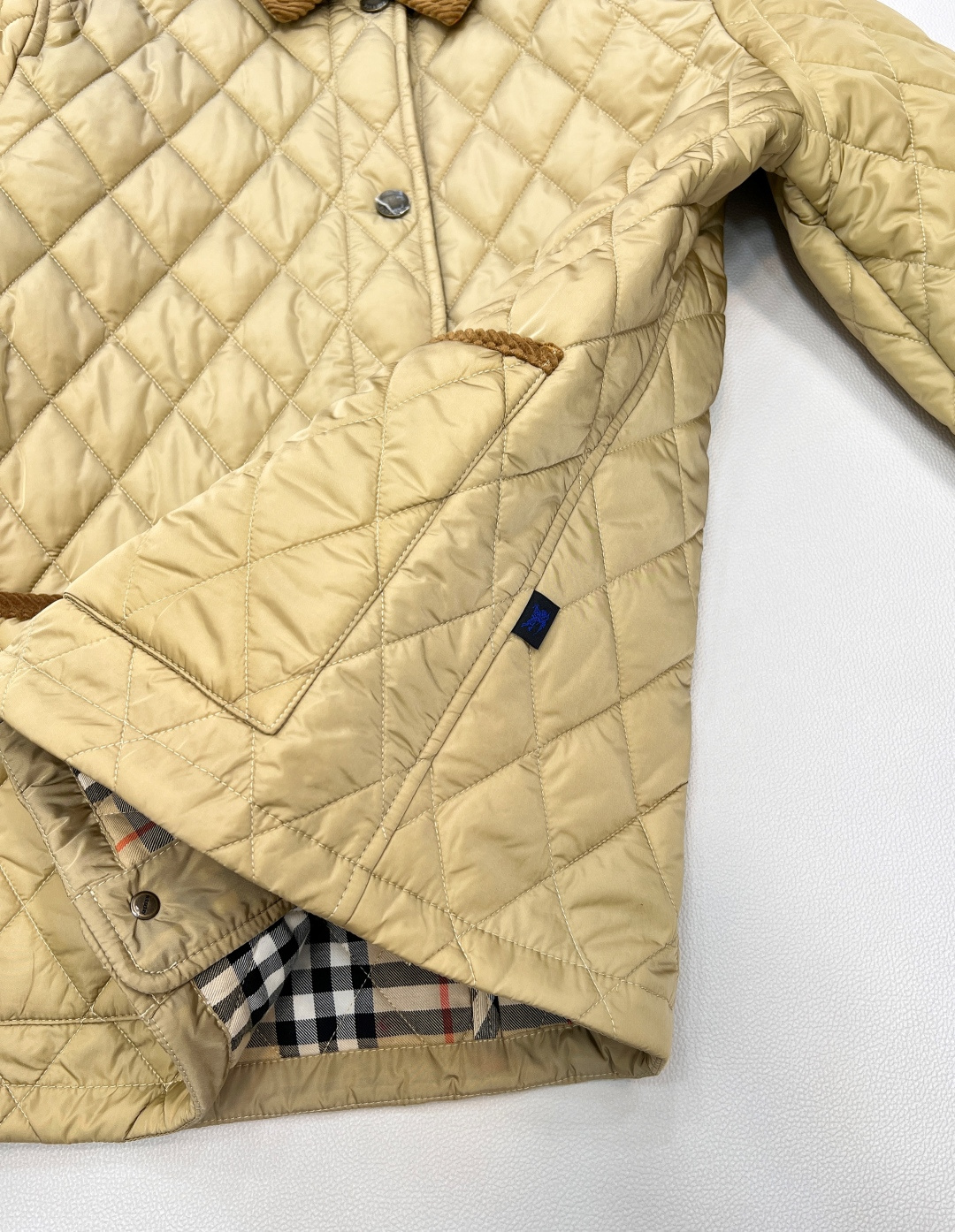 🆕BBRBERRY 2025SS新款灯芯绒领藤格纹棉服外套，定制YB防风防水尼龙材质，羽绒棉填充内里，整