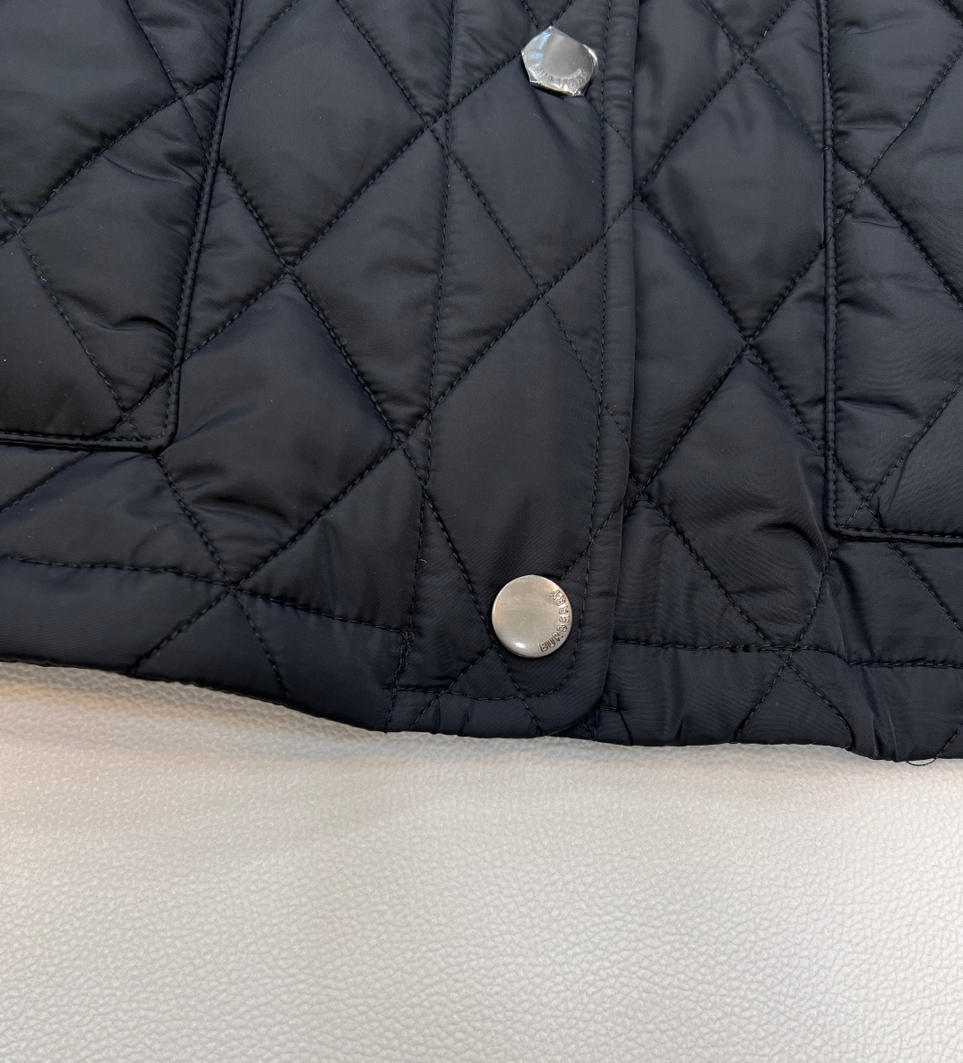 🆕BBRBERRY 2025SS新款灯芯绒领藤格纹棉服外套，定制YB防风防水尼龙材质，羽绒棉填充内里，整