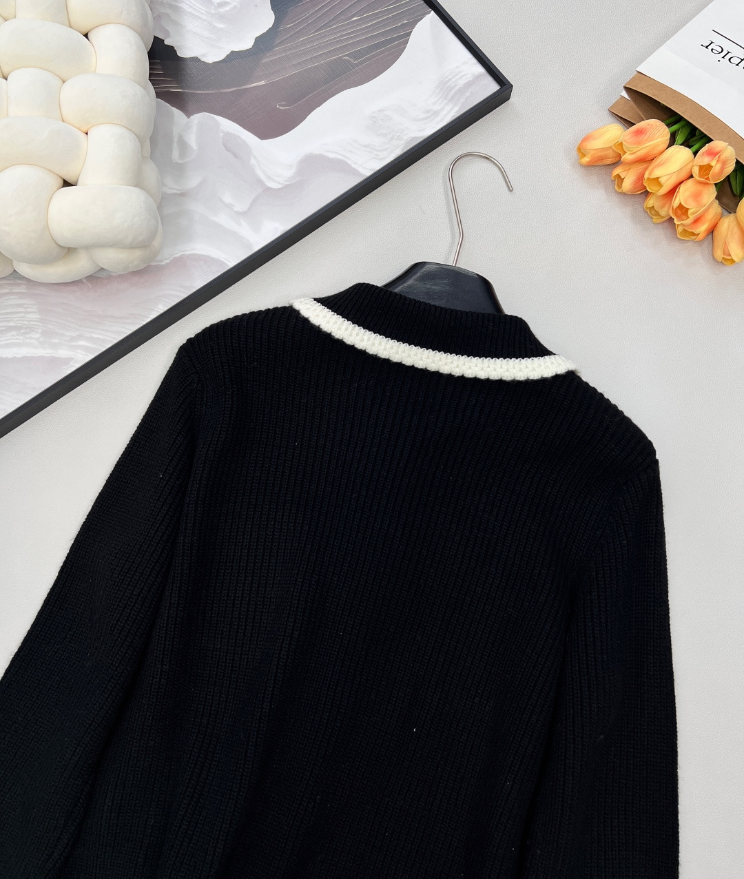 🆕2025Ss Chanel 双C翻领设计针织衫，口袋字母logo提花，超有设计感的🪐回头率百分百穿搭💫