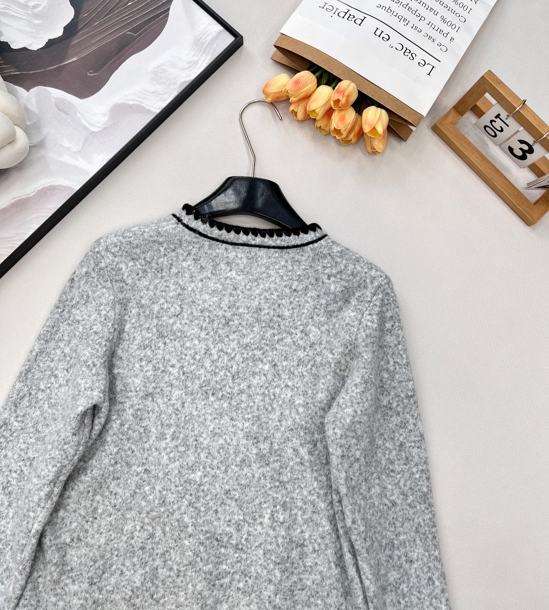 🆕 DIOR 最新亮片五角星羊毛针织衫让人一眼心动的DIOR针织衫✨清新脱俗的“DIOR”跃然衣上，仿佛