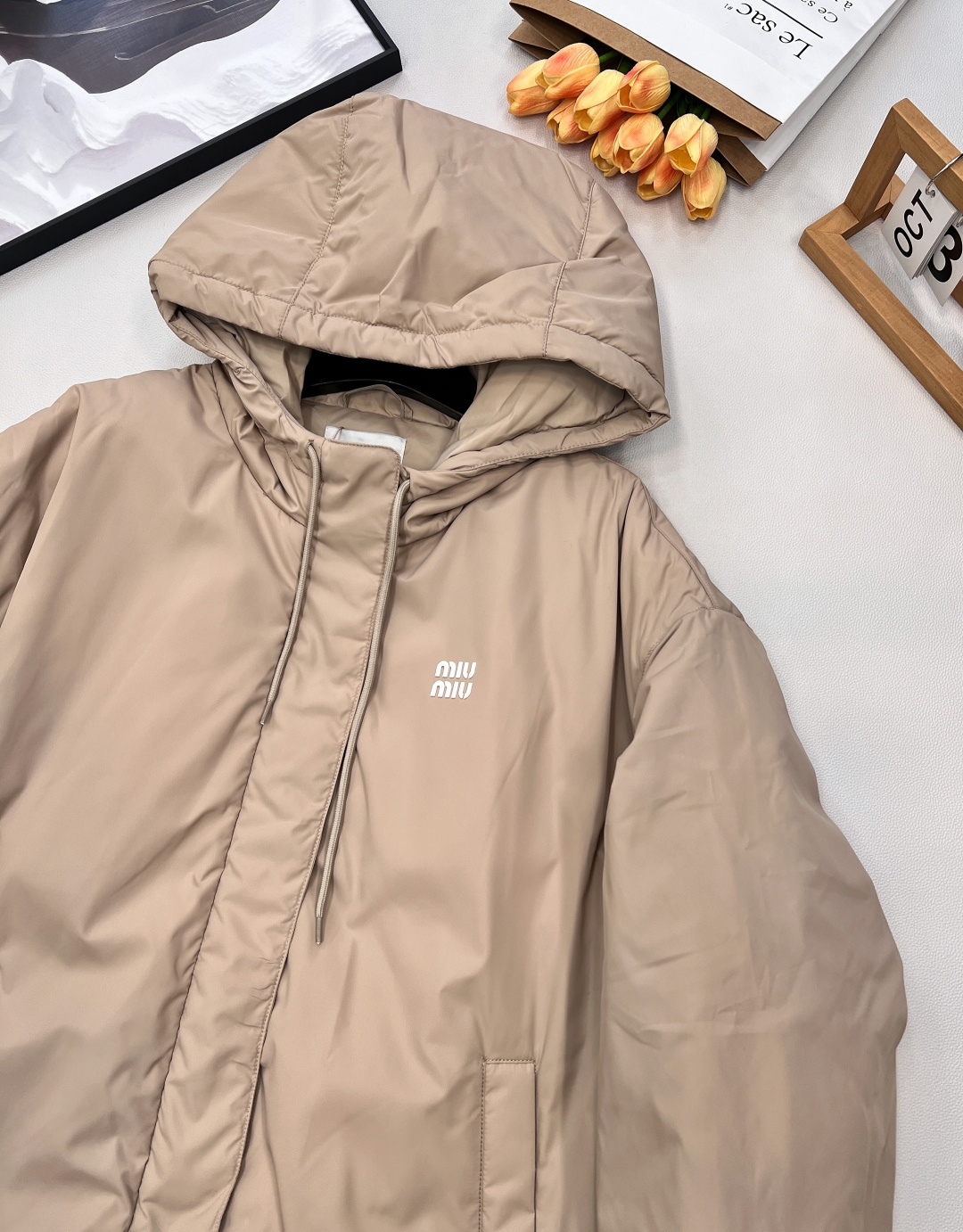 🆕 MIUMIU 字母徽标冲锋衣式羽绒服yb一比一开发 最高版本发售‼️‼️定制yb进口环保尼龙材质 羽