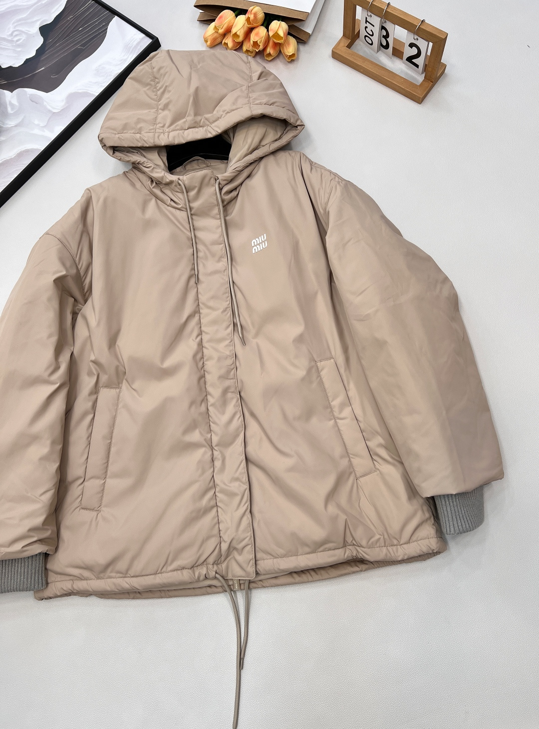 🆕 MIUMIU 字母徽标冲锋衣式羽绒服yb一比一开发 最高版本发售‼️‼️定制yb进口环保尼龙材质 羽