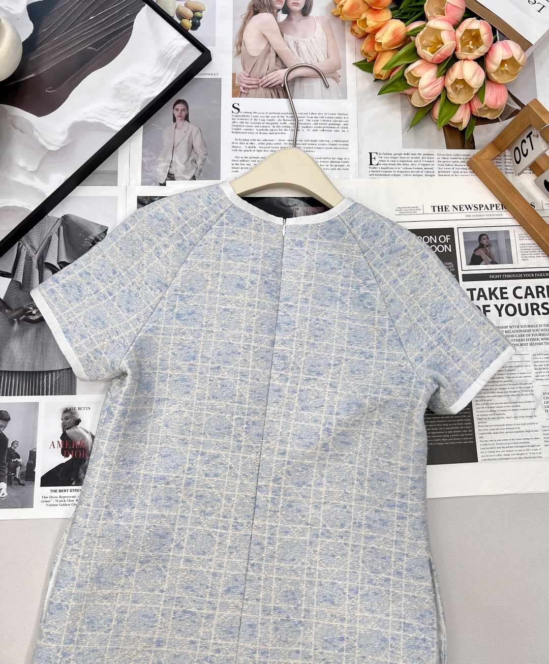 🆕Dioi2025新款圆领短袖连衣裙，定制YB进口粗纺毛呢材质 质感高级 品相十足 圆领短袖连衣裙裁剪 