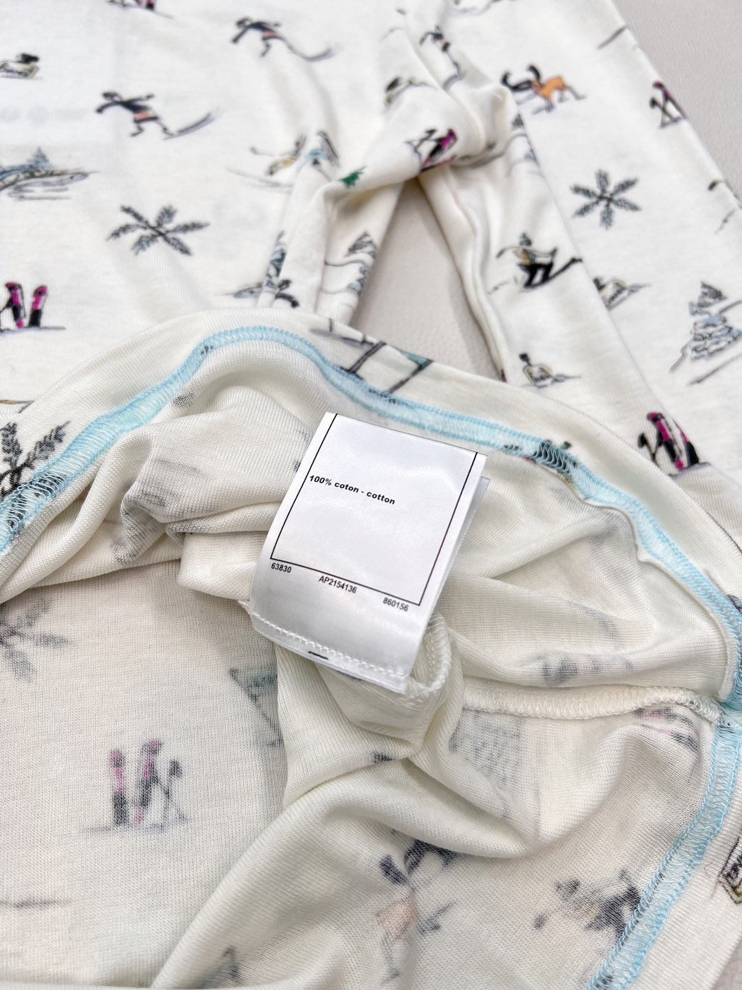 🆕Chanel2025新品圆领设计滑雪印花上衣，定制YB斜纹棉材质，质感舒适，弹力十足，修身圆领上衣裁剪