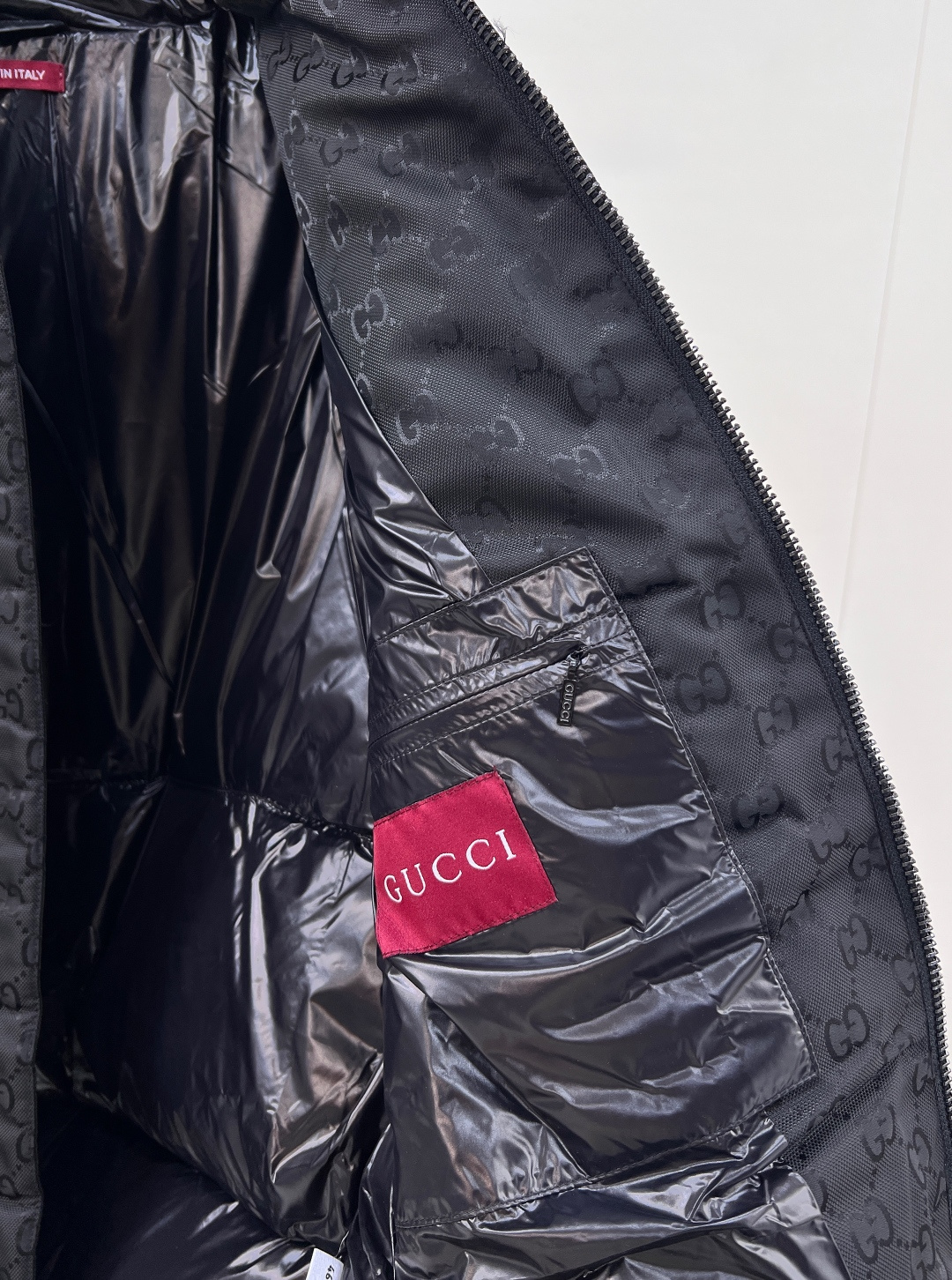 🆕Gucci25Fw秋冬新款暗纹提花连帽羽绒服外套丨⚠独家高版出品！满幅双G暗纹提花工艺，金属拉链的顺滑