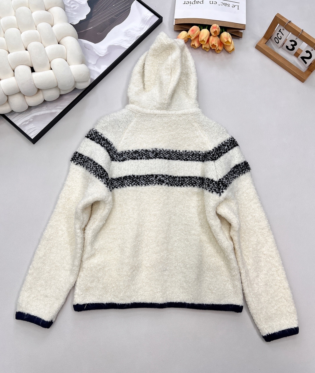 🆕 DIOR 字母羊羔毛开衫外套版型宽松立体 经典刺绣图案修饰点缀 上身显瘦不挑人打造精致造型款式时尚