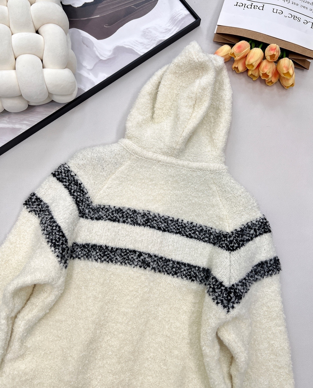 🆕 DIOR 字母羊羔毛开衫外套版型宽松立体 经典刺绣图案修饰点缀 上身显瘦不挑人打造精致造型款式时尚