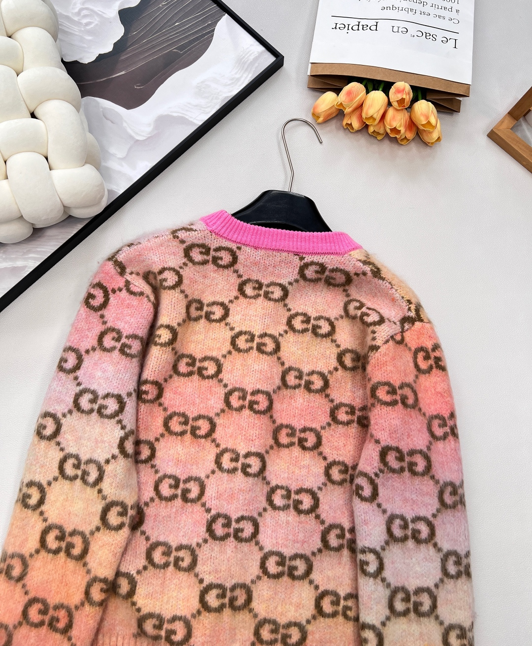 🆕Gucci25冬季新款针织v领开衫长袖🛒经典双G提花 马海毛混纺材质 非常有份量的一件..渐变双G提花