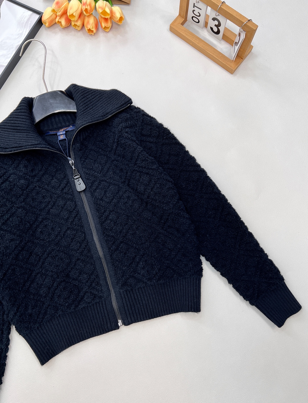 🆕Louis Vuitton2025新款立体提花针织拉链翻领外套，滑雪🎿系列#定制YB羊绒羊毛纱线织造，