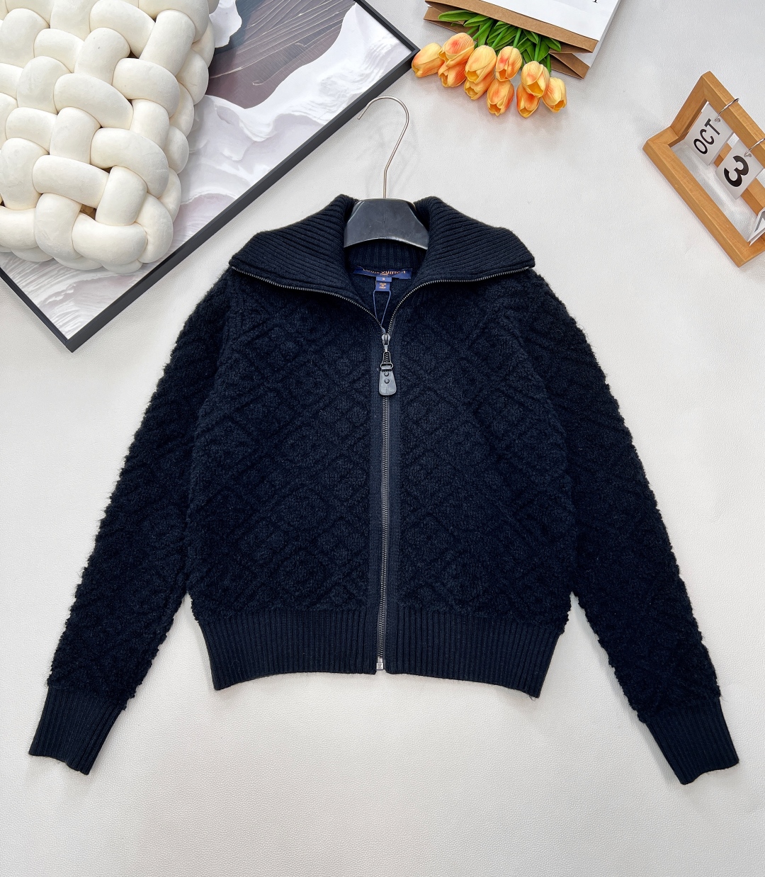 🆕Louis Vuitton2025新款立体提花针织拉链翻领外套，滑雪🎿系列#定制YB羊绒羊毛纱线织造，