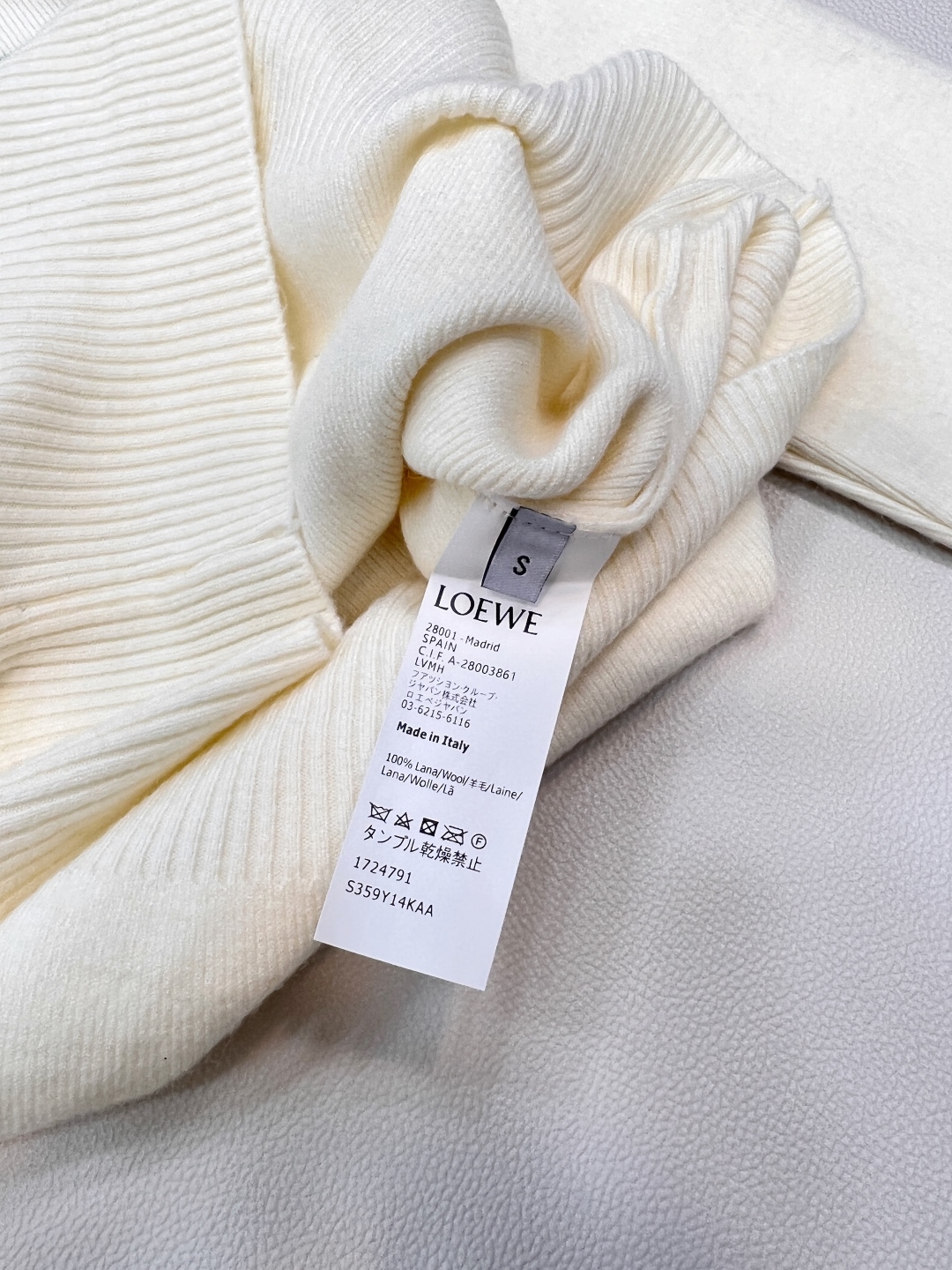 🆕Loewe2025新款连帽针织开衫，定制YB羊毛纱线织造，柔软亲肤，舒适弹力，连帽针织开衫剪裁，全开襟