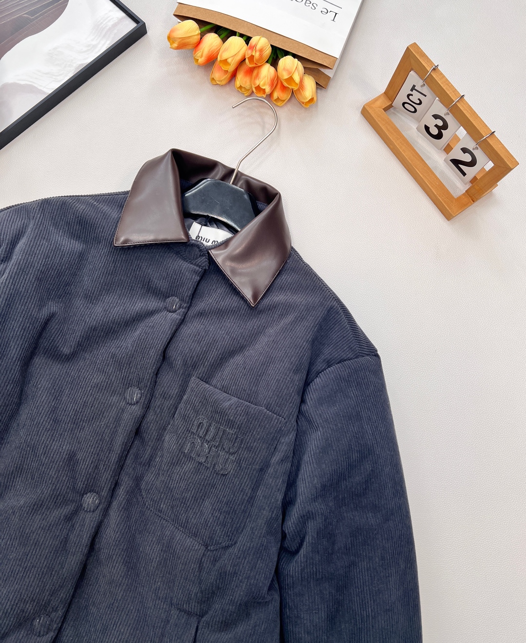 🆕Miumiu25Fw秋冬新款皮领落肩单排扣宽松棉服外套丨⚠独家高版出品！甄选复古质感的灯芯绒面料，软糯