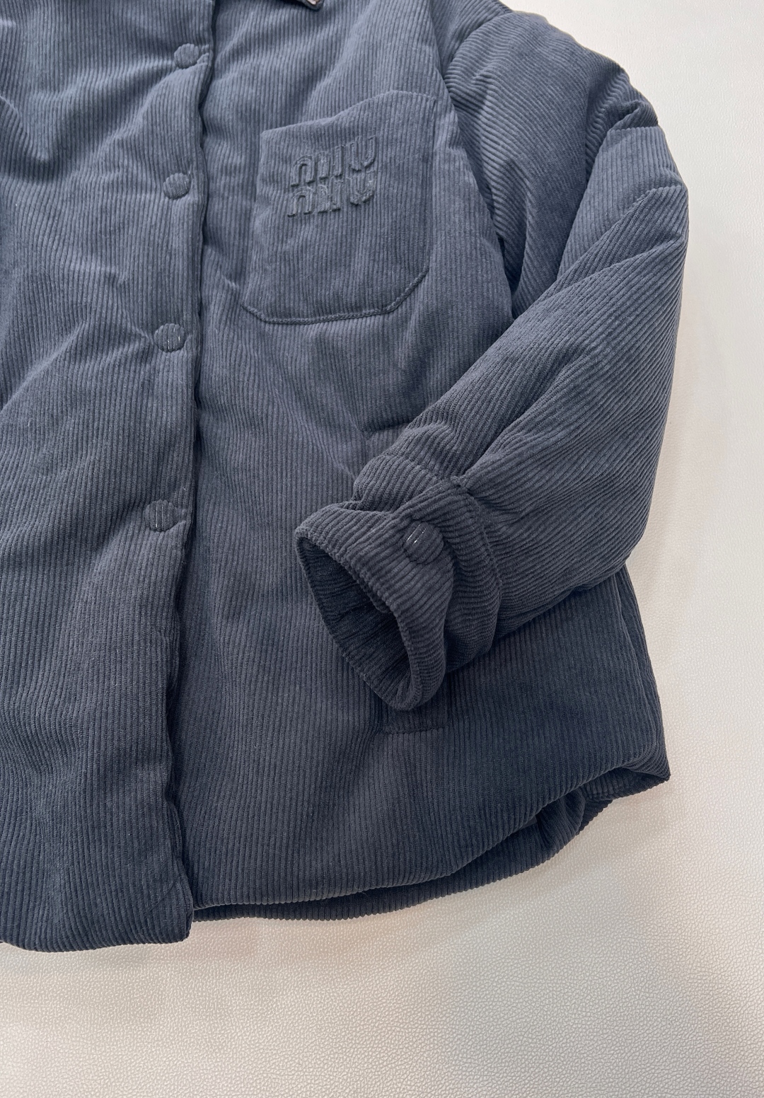 🆕Miumiu25Fw秋冬新款皮领落肩单排扣宽松棉服外套丨⚠独家高版出品！甄选复古质感的灯芯绒面料，软糯