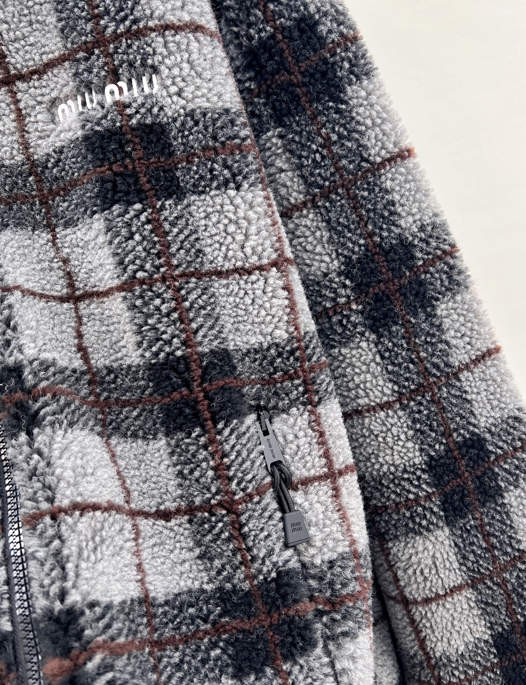 🆕MiuMiu25Fw秋冬新款学院风摇粒绒格纹外套丨⚠独家yb开发！高版出品！高密度羊毛摇粒绒面料，自带