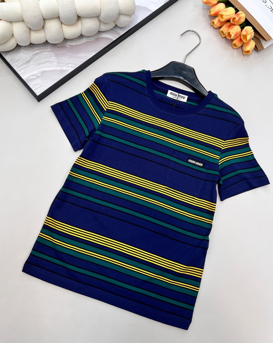 🆕Miu Miu26SS早春新款学院风条纹圆领短袖T恤丨⚠独家yb开发！高版出品！基础圆领+短袖的版型适
