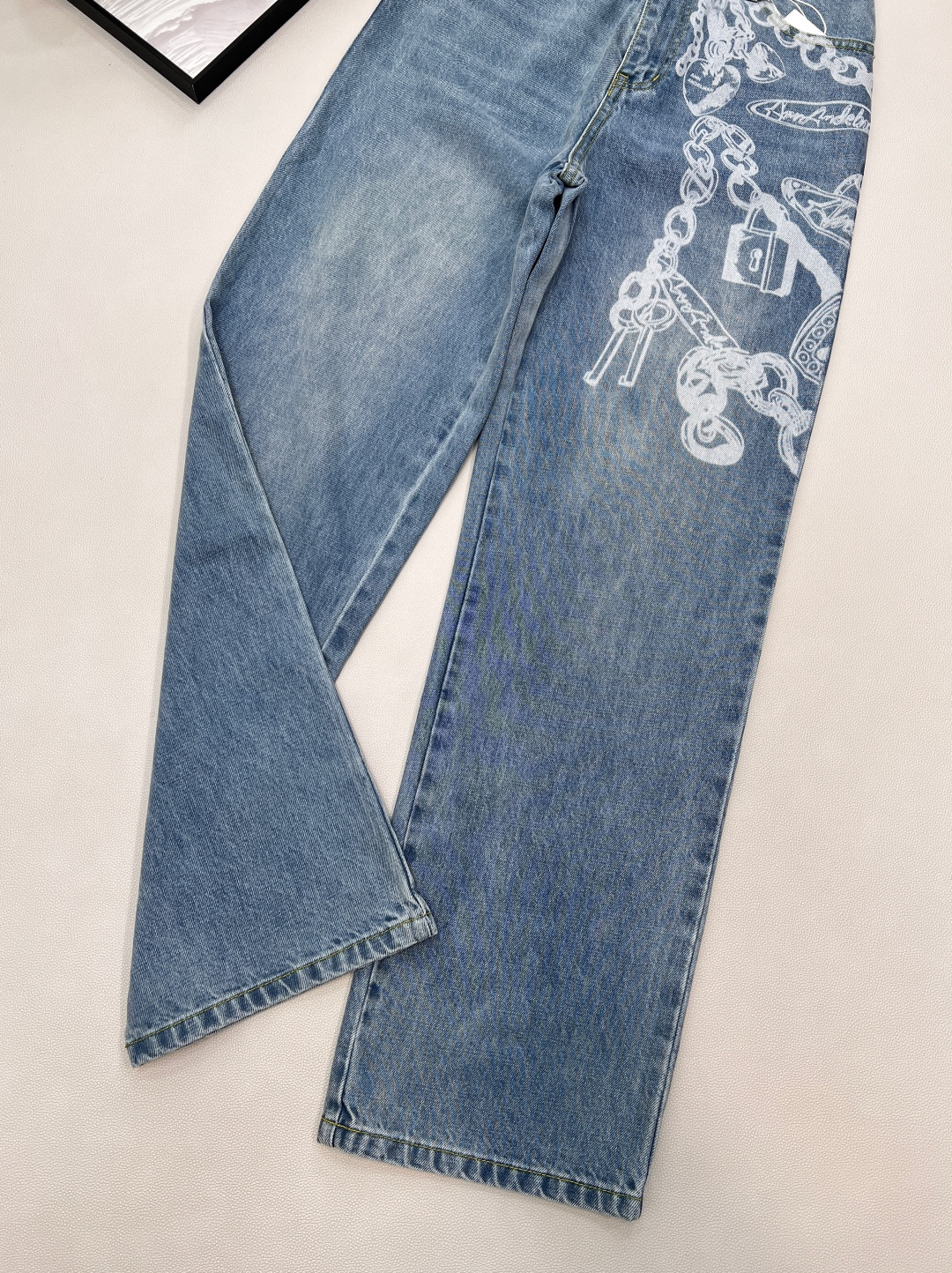 🆕ANN ANDELMAN 新款链条印花宽松牛仔裤丨⚠独家高版出品！浅水洗蓝牛仔基底自带随性氛围，裤身满