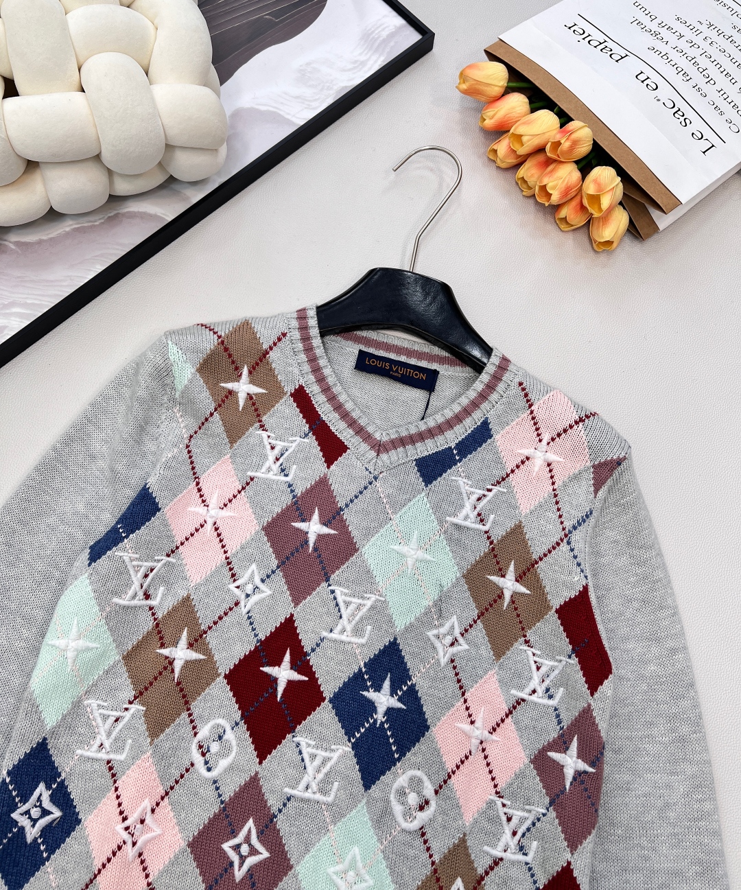 🆕Louis vuitton2025新款菱格刺绣针织套头毛衣，定制YB羊毛纱线织造，质感细腻，穿搭舒适，