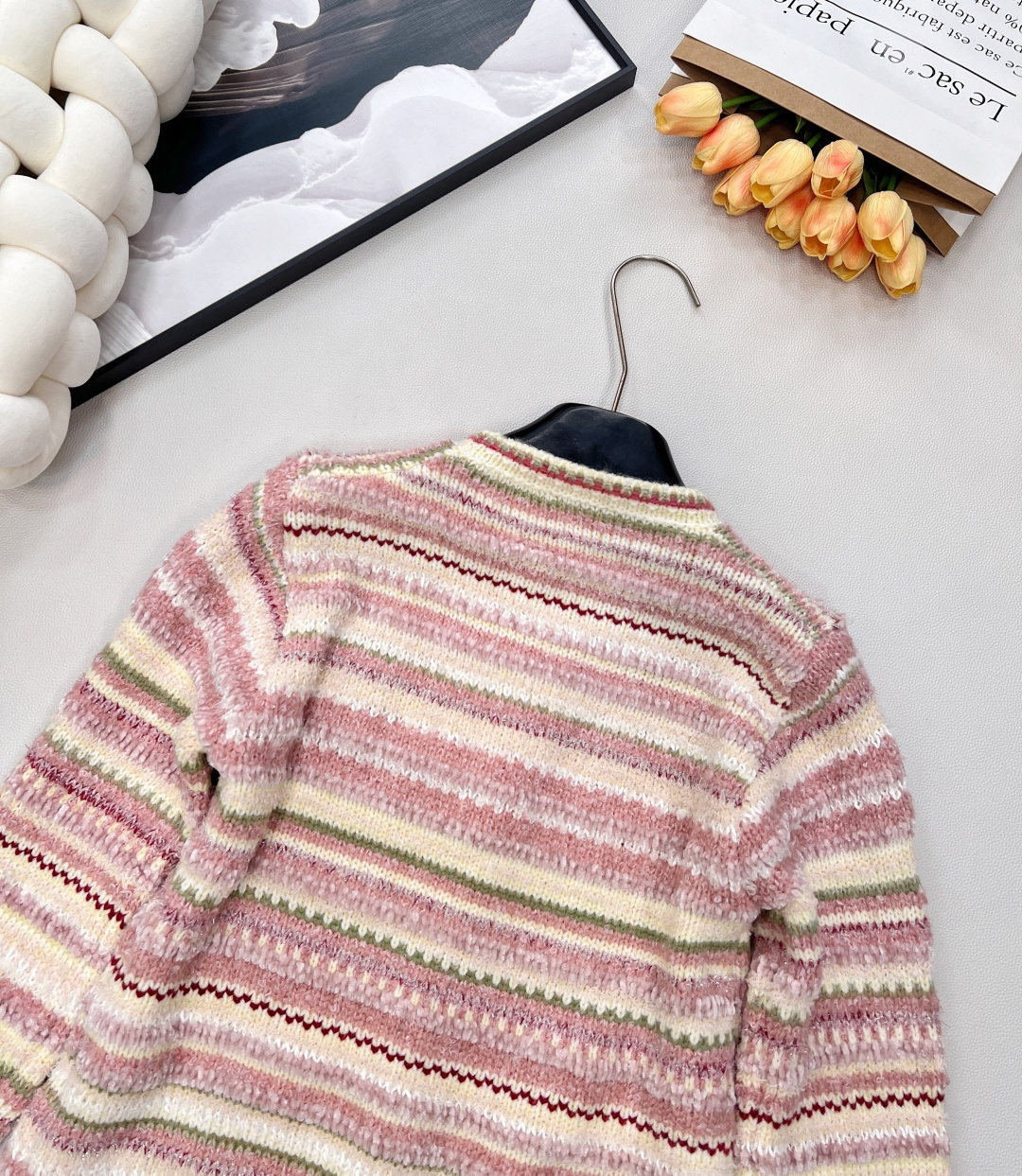 🆕Chanel新款撞色条纹圆领针织开衫，定制YB多色纱线织造 不同材质融入 质感高级 细腻柔软 圆领针织