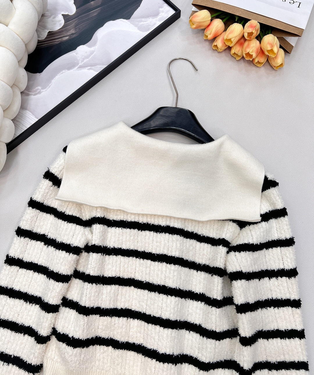 🆕 MIUMIU 海军领条纹针织羊毛开衫🖤采用进口羊毛纱线 手感软糯 正面嵌花徽标刺绣logo 海军风翻