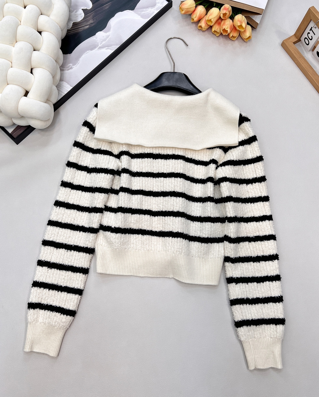 🆕 MIUMIU 海军领条纹针织羊毛开衫🖤采用进口羊毛纱线 手感软糯 正面嵌花徽标刺绣logo 海军风翻