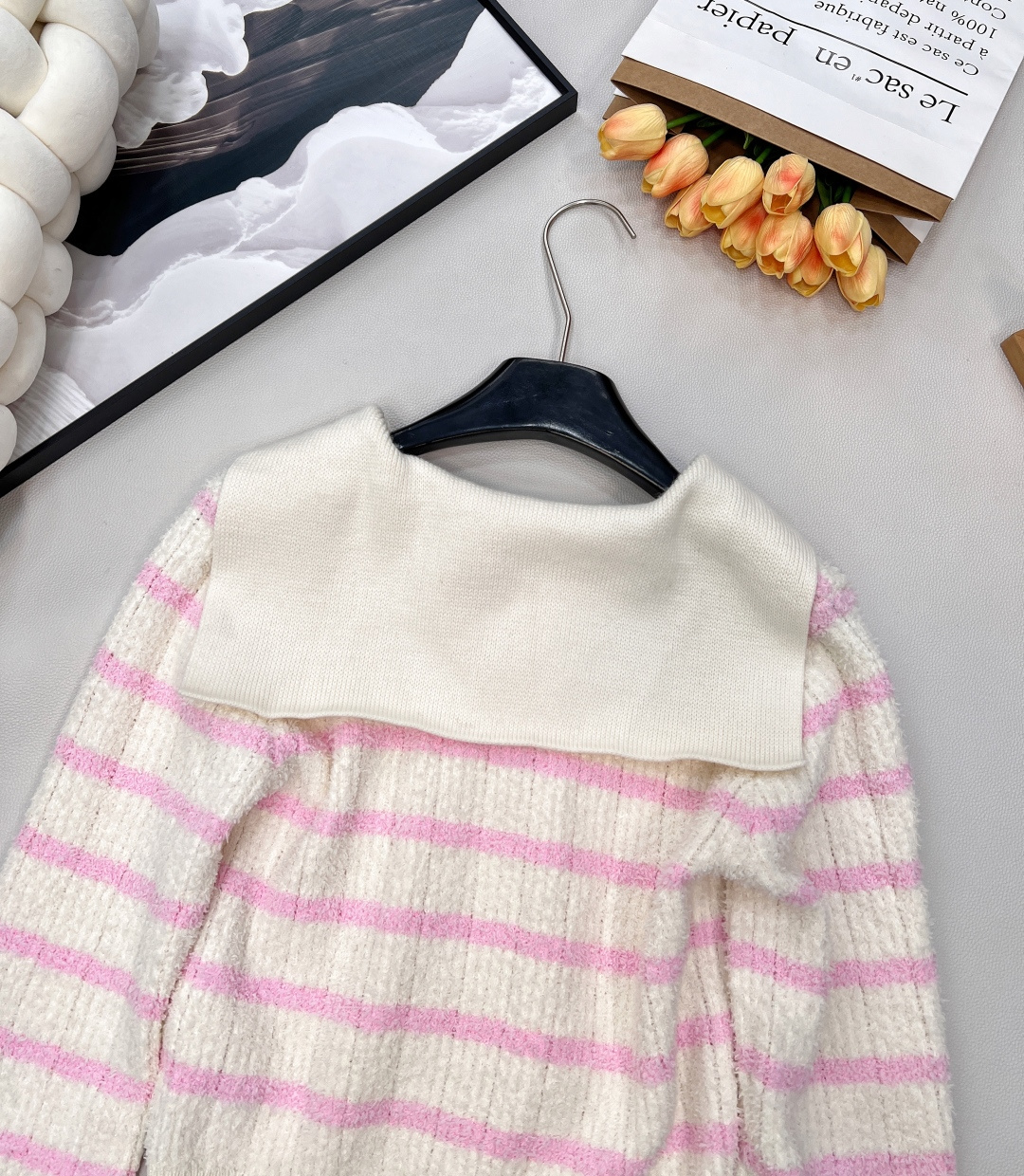 🆕 MIUMIU 海军领条纹针织羊毛开衫🖤采用进口羊毛纱线 手感软糯 正面嵌花徽标刺绣logo 海军风翻