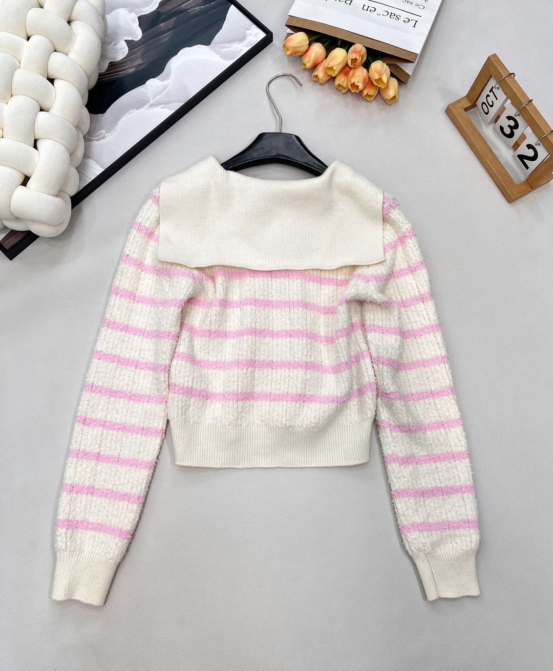 🆕 MIUMIU 海军领条纹针织羊毛开衫🖤采用进口羊毛纱线 手感软糯 正面嵌花徽标刺绣logo 海军风翻