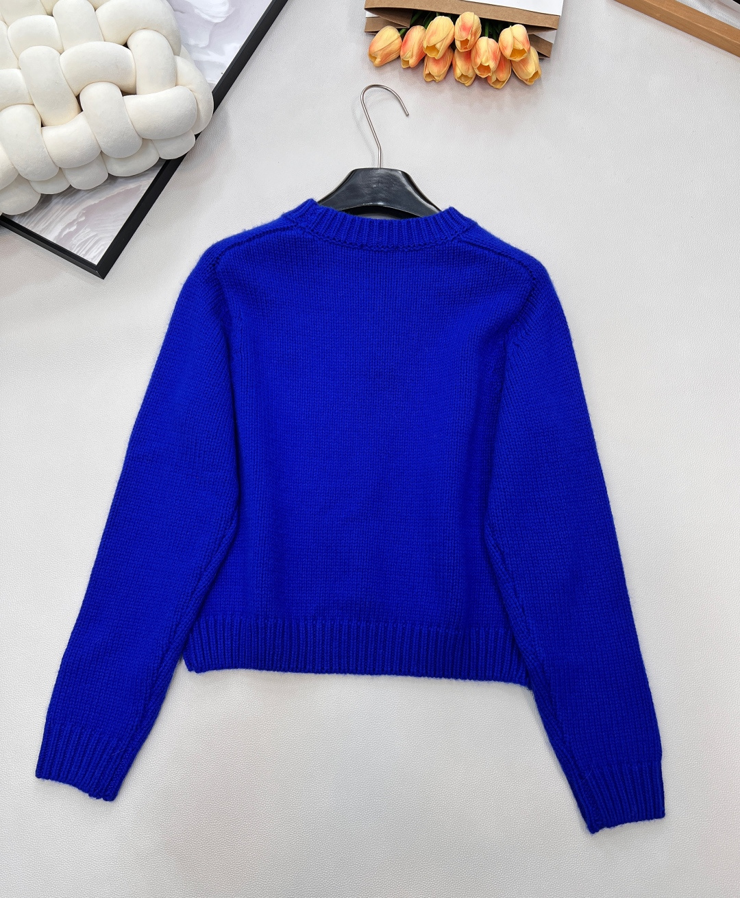 🆕CELINE新款凯旋门2025秋冬季新款显瘦百搭毛衣，羊毛针织衫 胸口处的图案可以摘下来diy在任意一