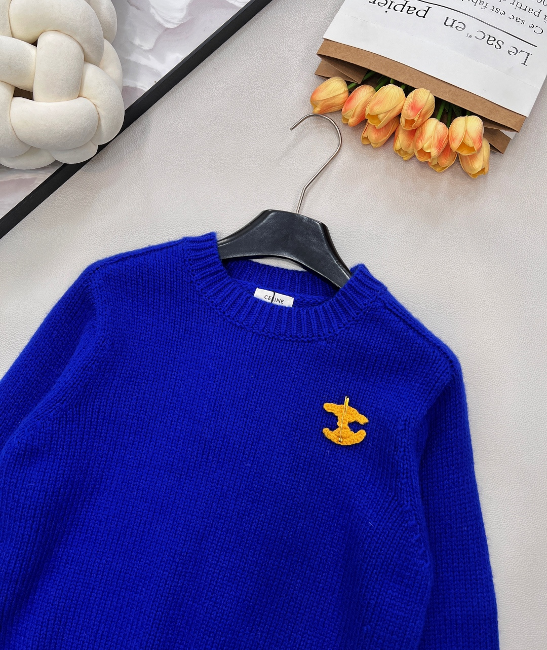 🆕CELINE新款凯旋门2025秋冬季新款显瘦百搭毛衣，羊毛针织衫 胸口处的图案可以摘下来diy在任意一