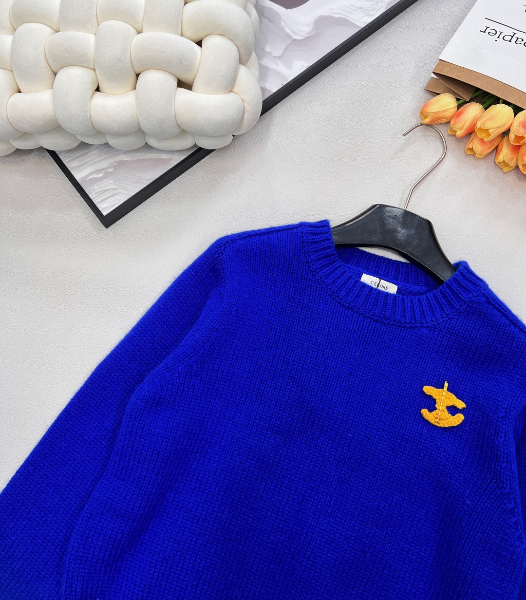 🆕CELINE新款凯旋门2025秋冬季新款显瘦百搭毛衣，羊毛针织衫 胸口处的图案可以摘下来diy在任意一