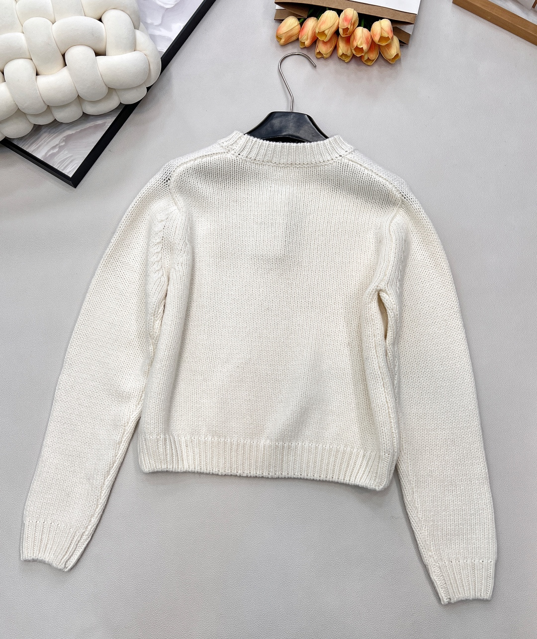 🆕CELINE新款凯旋门2025秋冬季新款显瘦百搭毛衣，羊毛针织衫 胸口处的图案可以摘下来diy在任意一