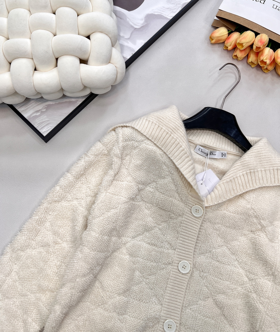 🆕Dior秋冬新品海军大翻领开衫毛衣超级火爆经典系列来，经典藤条纹纹路清晰 毛绒紧密厚实 宽松廓形 简约