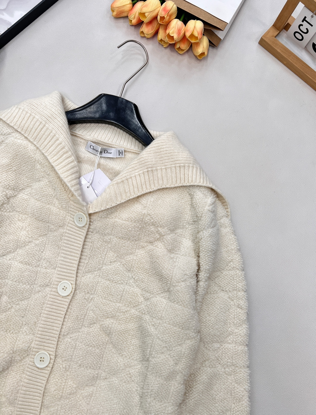 🆕Dior秋冬新品海军大翻领开衫毛衣超级火爆经典系列来，经典藤条纹纹路清晰 毛绒紧密厚实 宽松廓形 简约