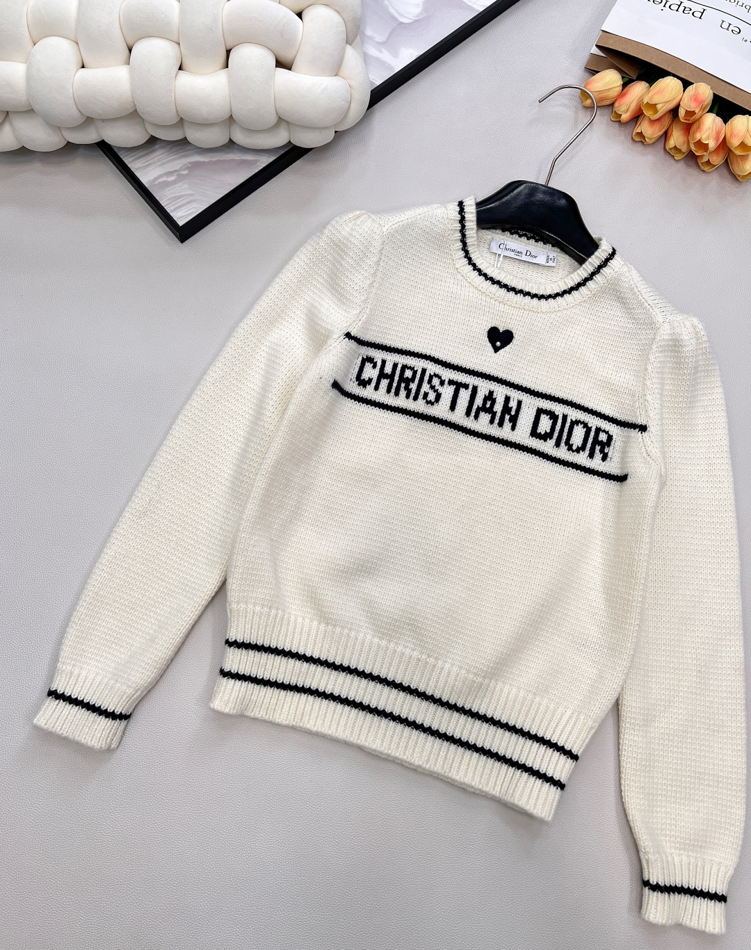 🆕Dior 爱心刺绣字母提花长袖针织毛衣⭐️学院风迪奥新系列单品 采用德国🇩🇪进口机织出！面料细嫩柔滑 