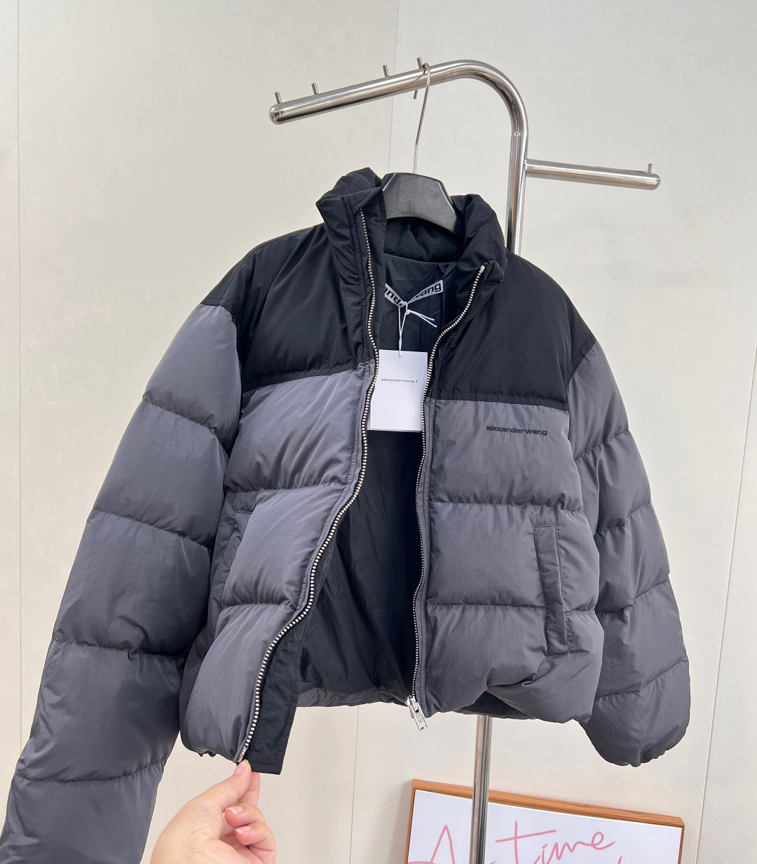 🆕Alexander wang2025新款拼色长方压纹立领羽绒服，定制YB进口再生尼龙材质，白鸭绒填充内