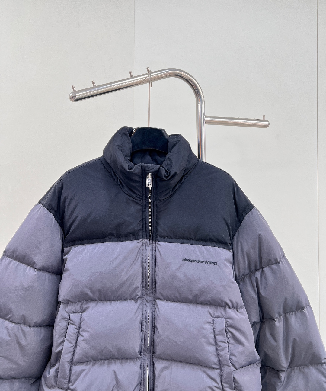 🆕Alexander wang2025新款拼色长方压纹立领羽绒服，定制YB进口再生尼龙材质，白鸭绒填充内